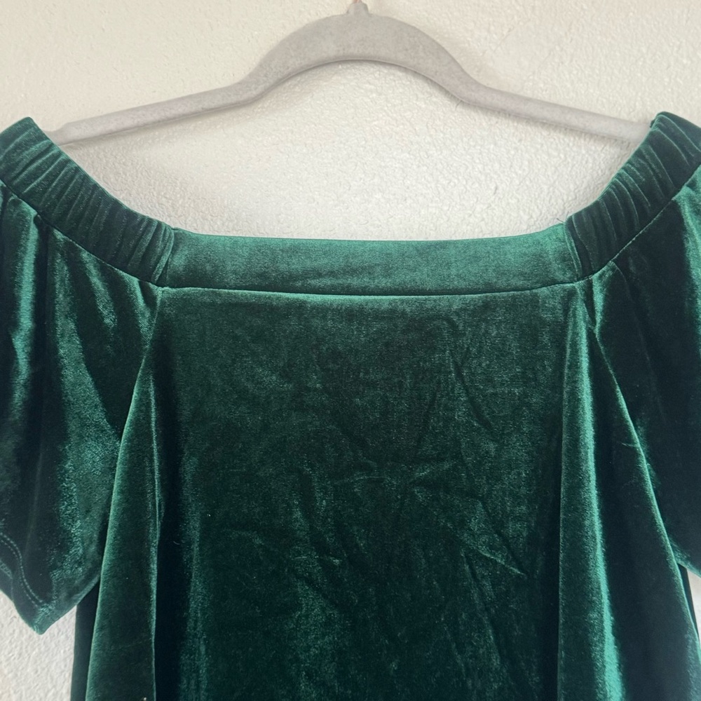 One Clothing Green Velvet On Off Shoulder Blouse Top Flutter Sleeve XS - Picture 2 of 7